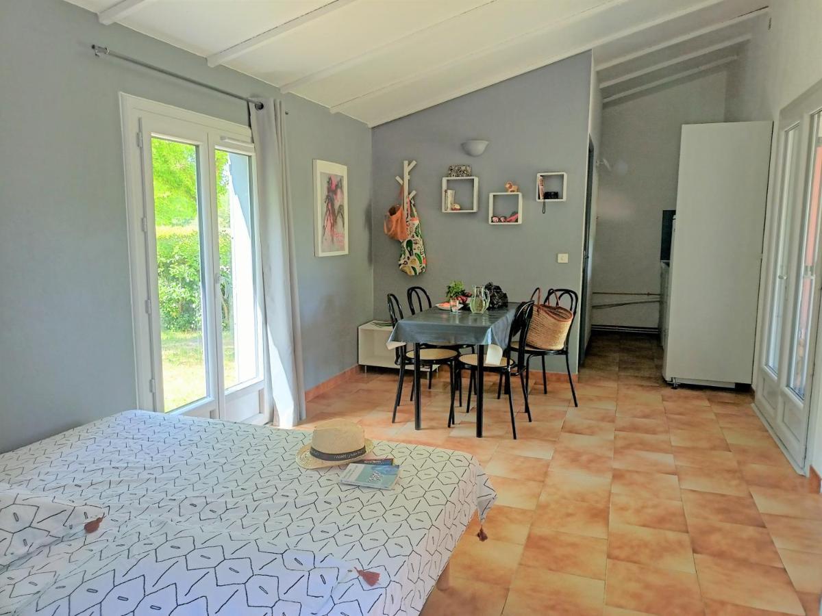 Hotel Domaine Le Moulin Neuf Saint-Quentin-la-Poterie Zewnętrze zdjęcie